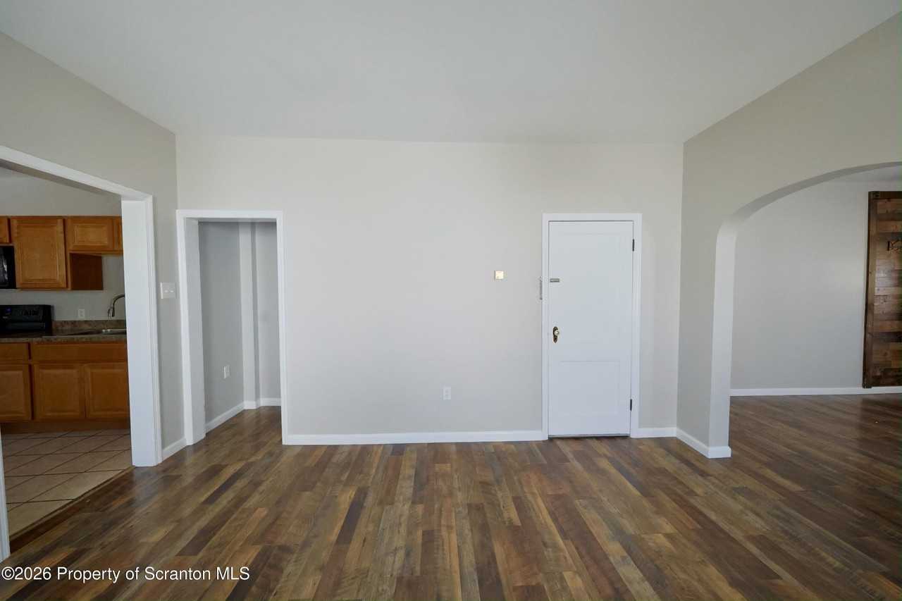 230 Swetland St - Photo 4 of 14