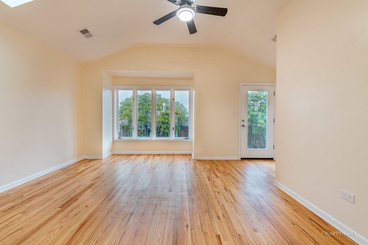 2435 W Polk St - Photo 2 of 28