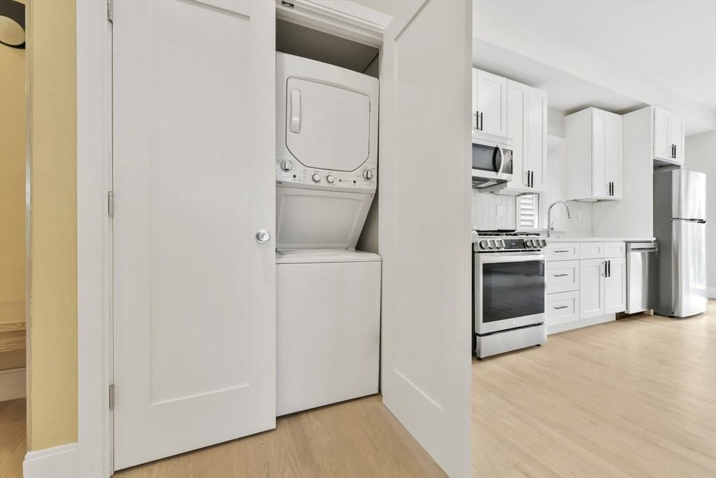 184 Paris St - Photo 2 of 16