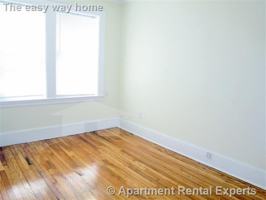 featured image of 163 Summer St #3