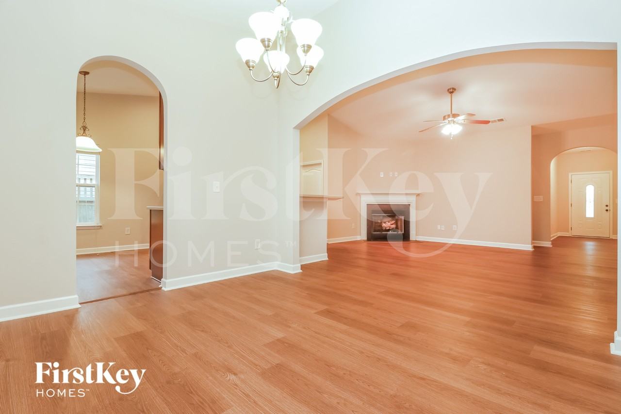 505 Crossland Dr - Photo 5 of 15