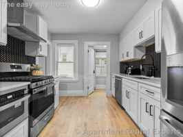 featured image of 7 Dickson St #2
