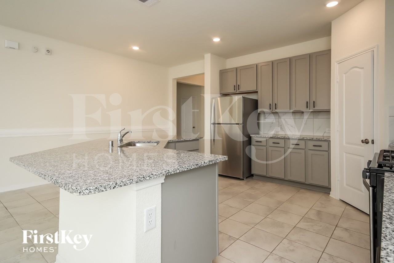 22211 Davenport Downs Ln - Photo 6 of 15
