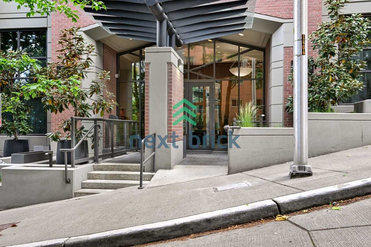 1420 Terry Ave #906