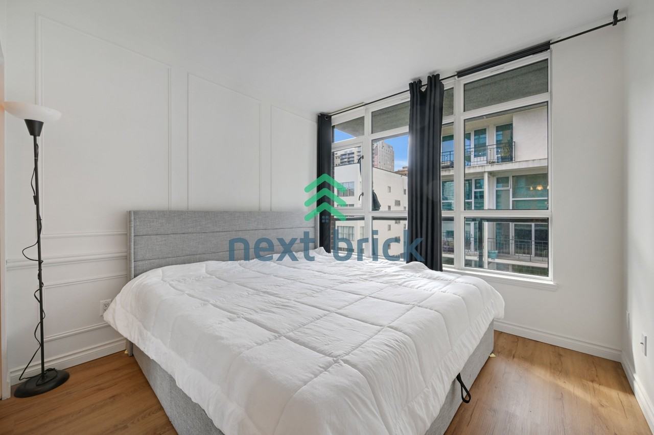 1420 Terry Ave #906 - Photo 4 of 13