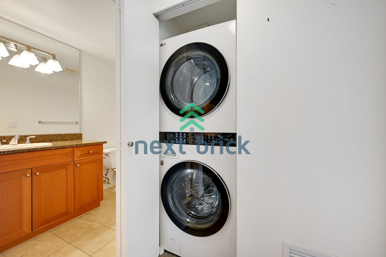 1420 Terry Ave #906 - Photo 6 of 13