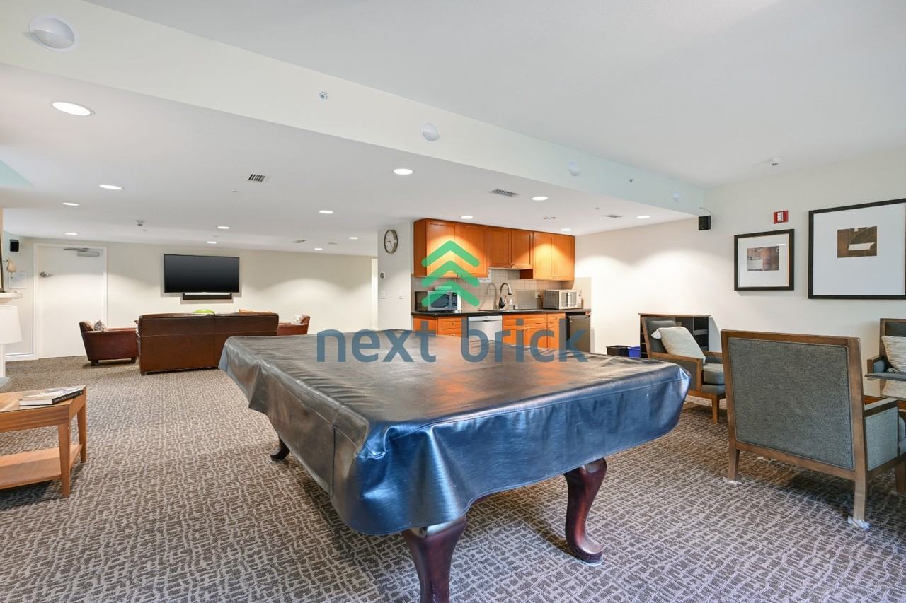 1420 Terry Ave #906 - Photo 7 of 13