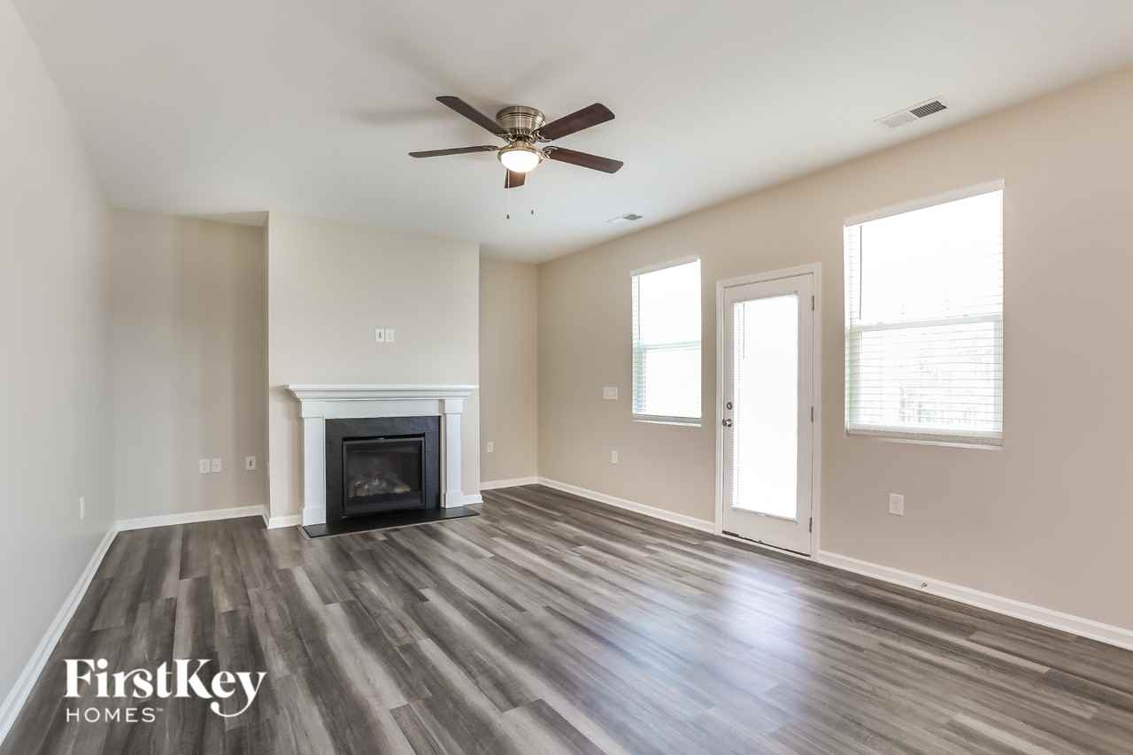 510 Porch Swing Pl - Photo 4 of 15