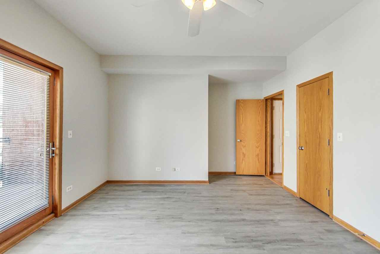 2042 W Pierce Ave #3 - Photo 5 of 12