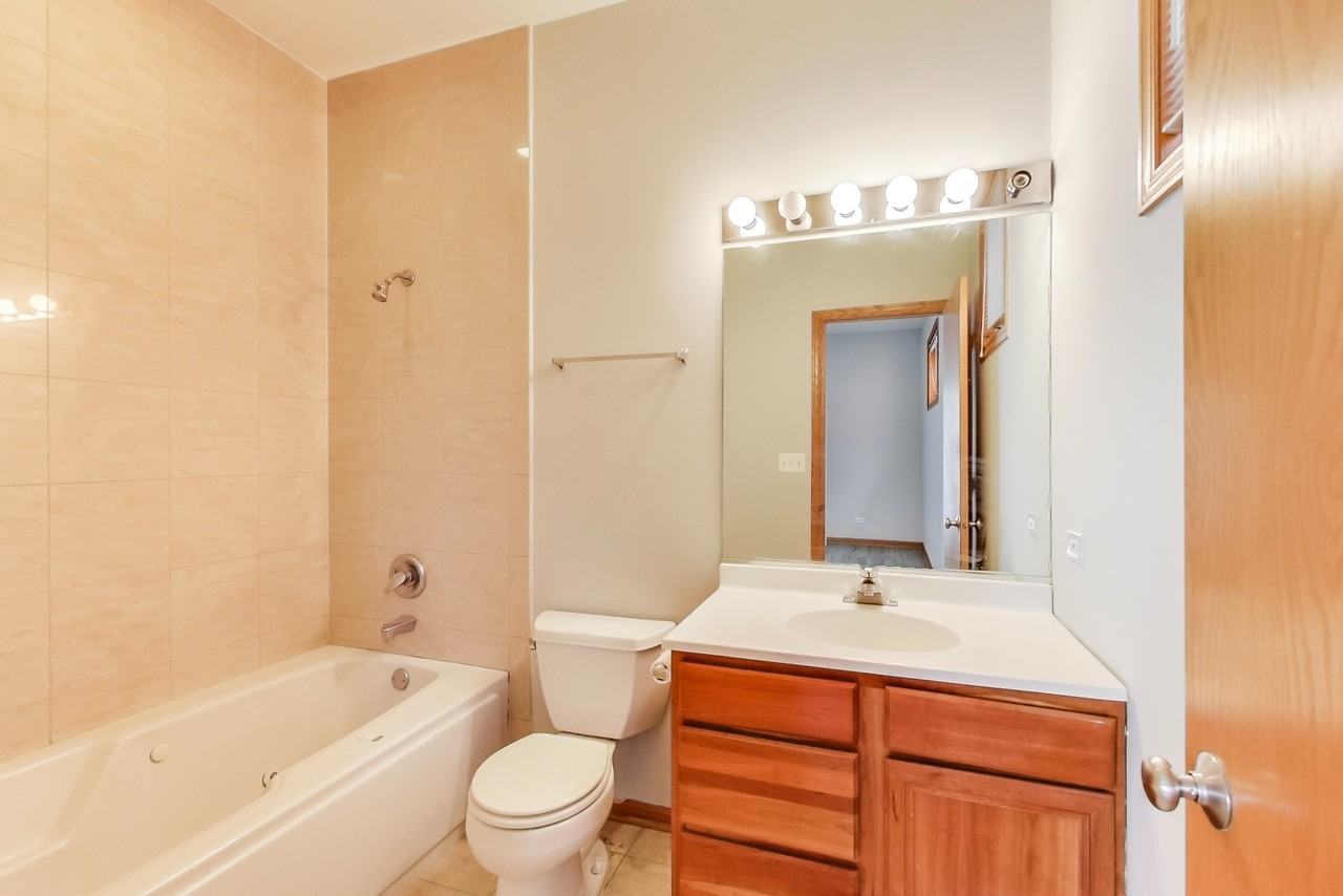 2042 W Pierce Ave #3 - Photo 7 of 12