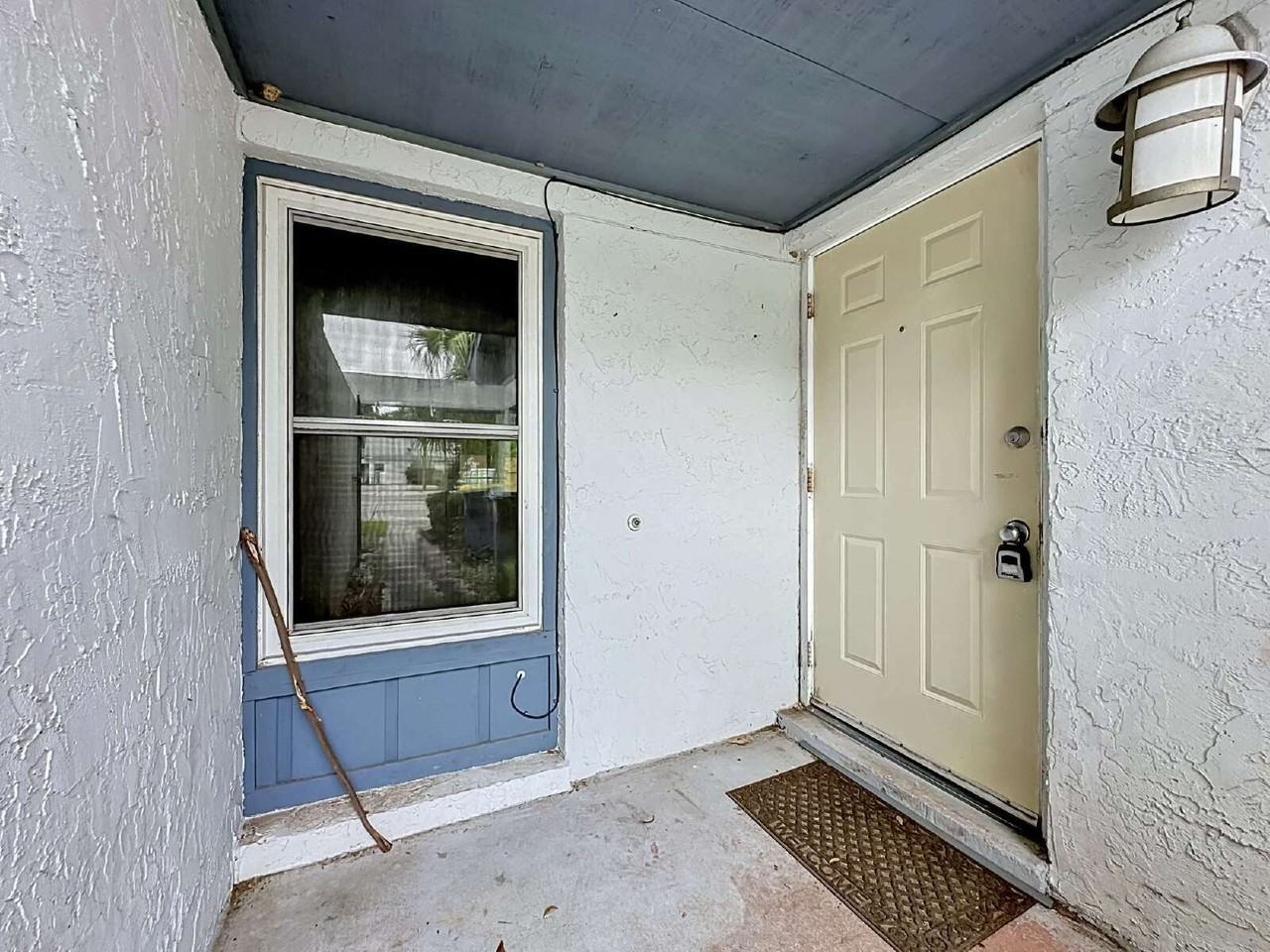 2857 Wonderwood Ln - Photo 2 of 44