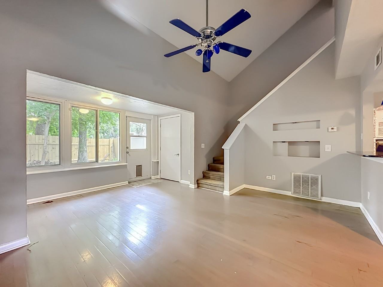 2857 Wonderwood Ln - Photo 6 of 44