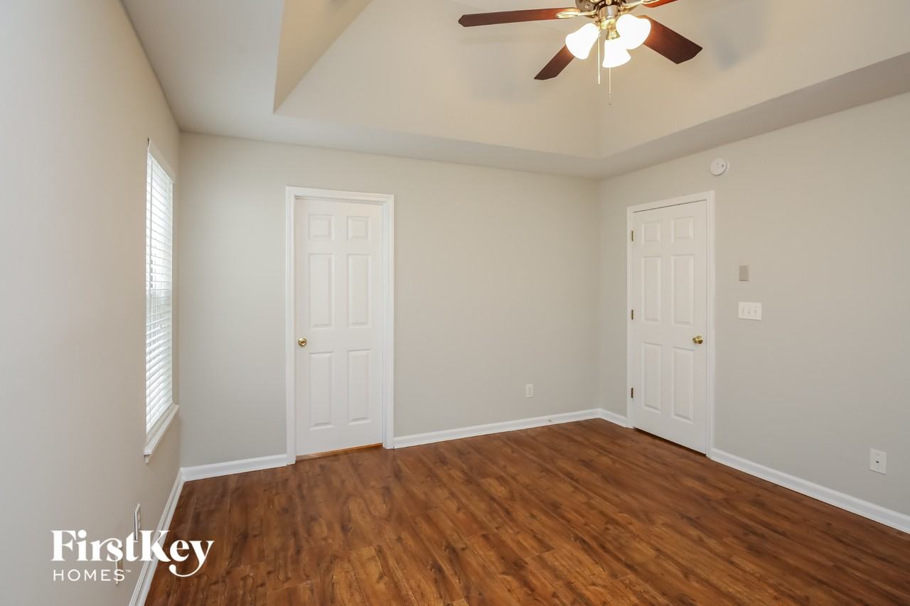 900 Charleston Ct - Photo 7 of 15
