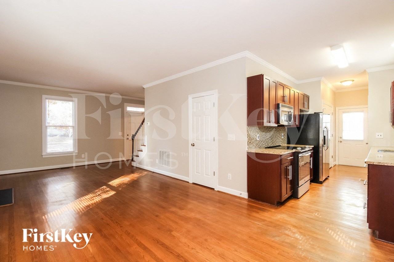 1909 Fernwood Dr - Photo 3 of 15