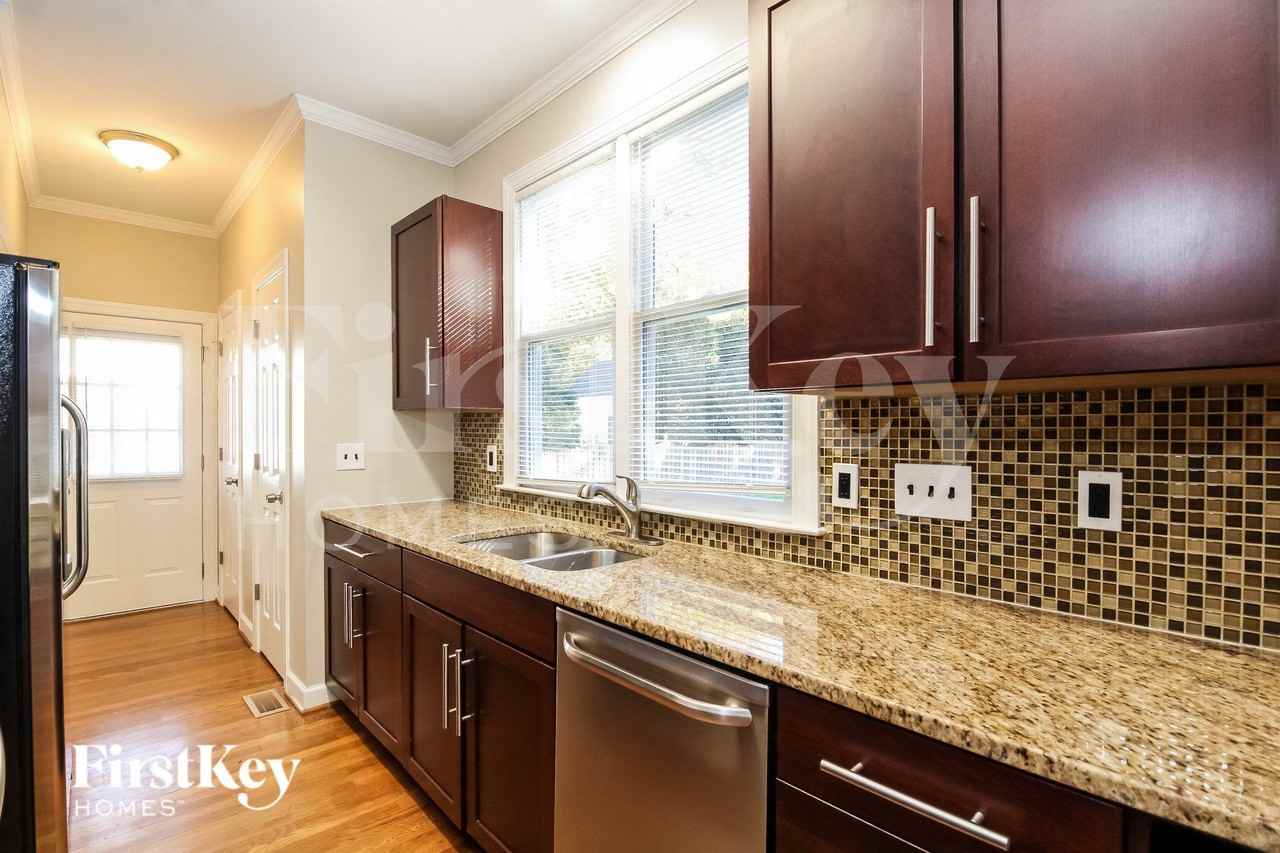 1909 Fernwood Dr - Photo 6 of 15
