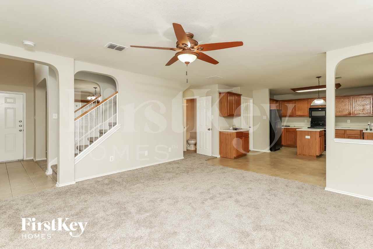 315 Donalan Dr - Photo 2 of 15