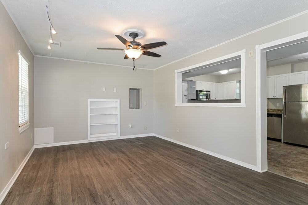 705 Aster Ln - Photo 5 of 17