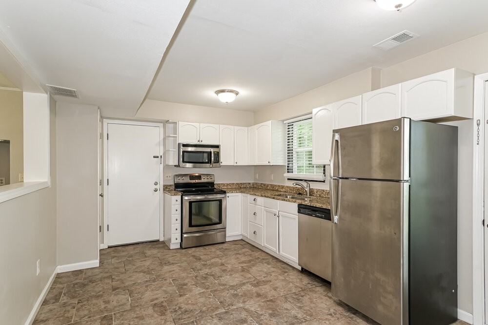 705 Aster Ln - Photo 7 of 17