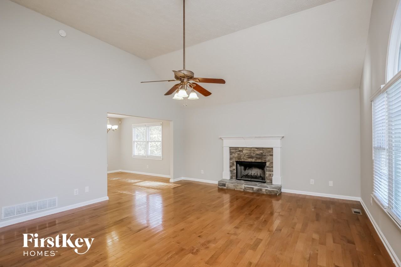 210 Calusa Lake Ct - Photo 2 of 15