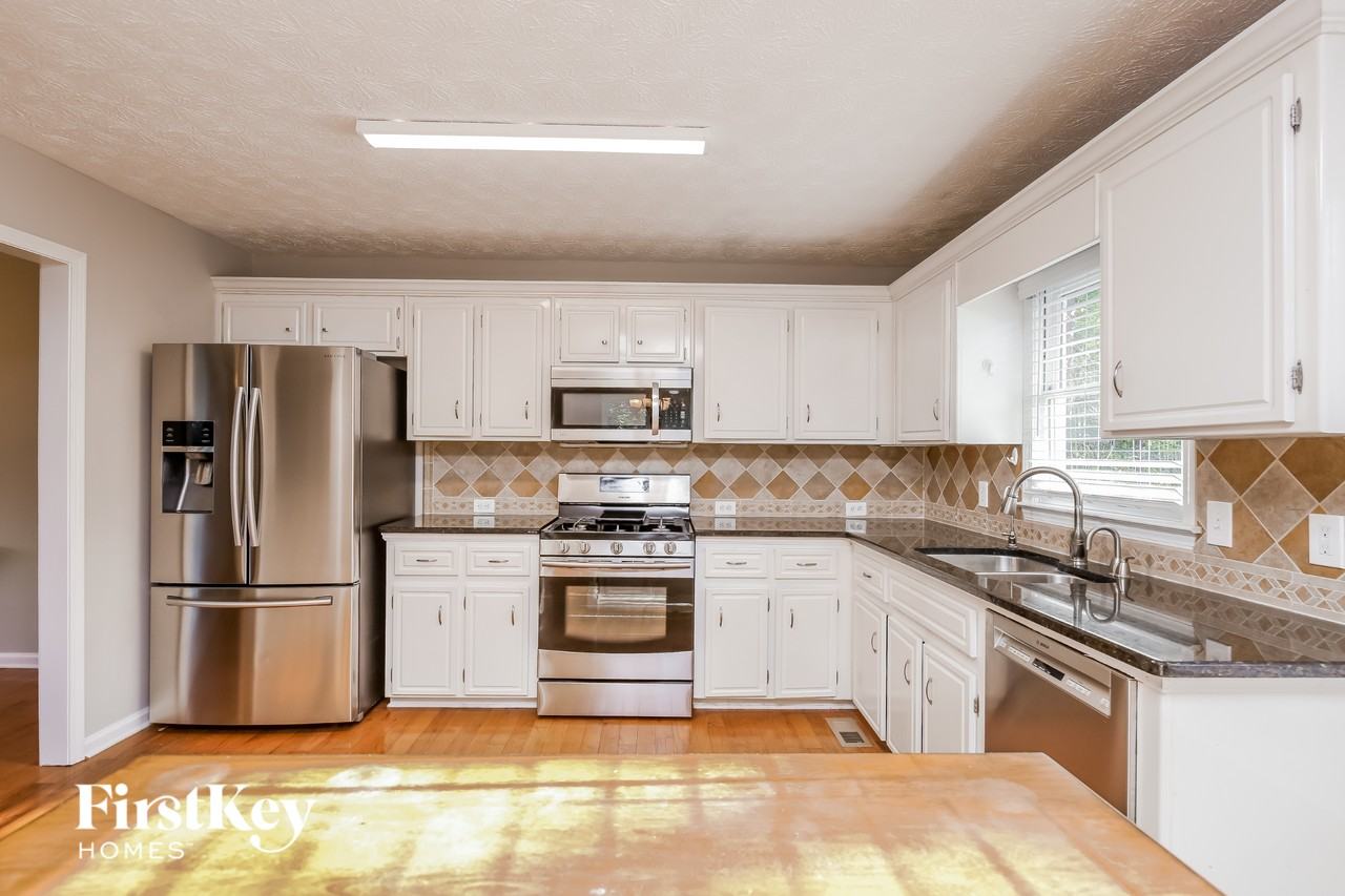 210 Calusa Lake Ct - Photo 6 of 15