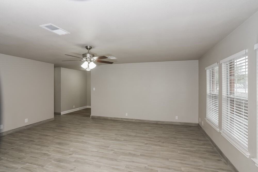 10507 Stone Creek Pl - Photo 4 of 16