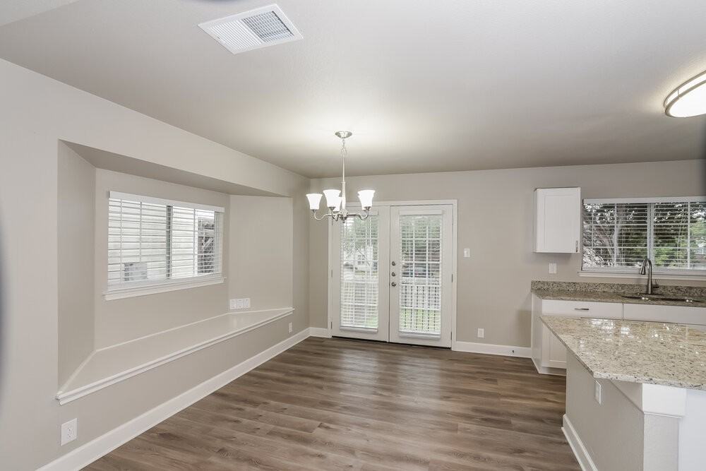 10507 Stone Creek Pl - Photo 5 of 16