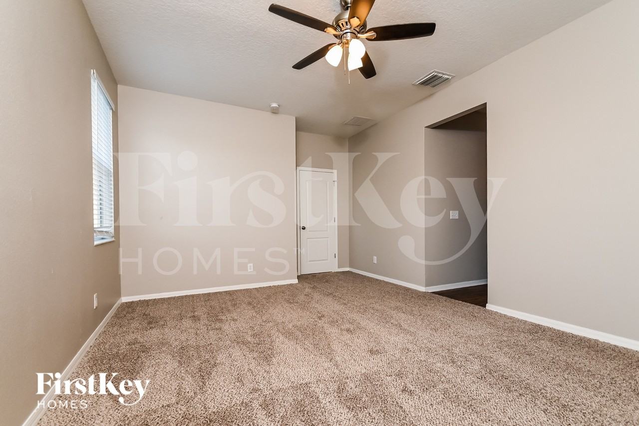 8907 Sandy Plains Dr - Photo 7 of 16