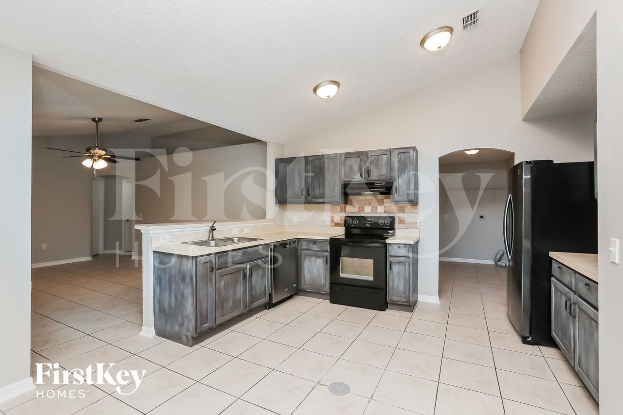 662 Armadillo Dr - Photo 5 of 16