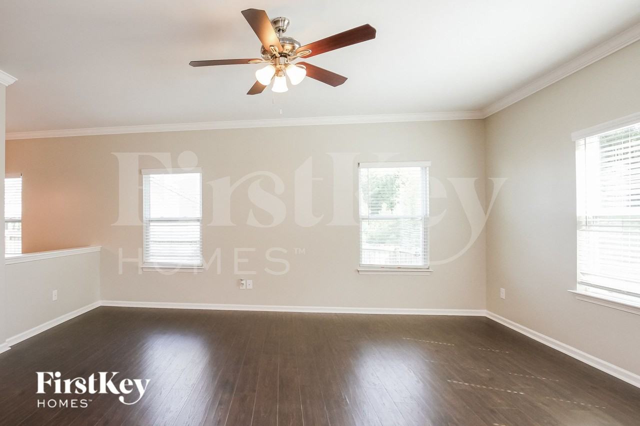 148 Jobe Dr - Photo 2 of 15