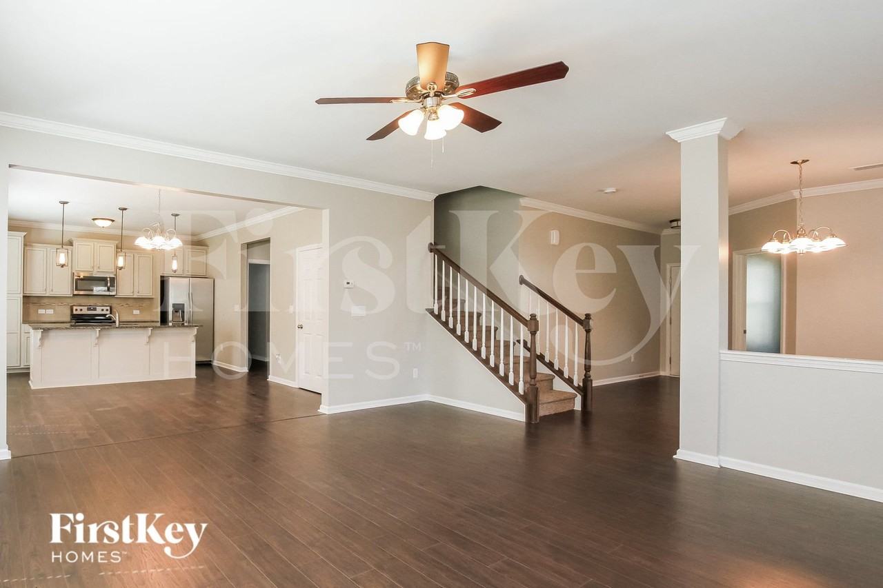 148 Jobe Dr - Photo 3 of 15