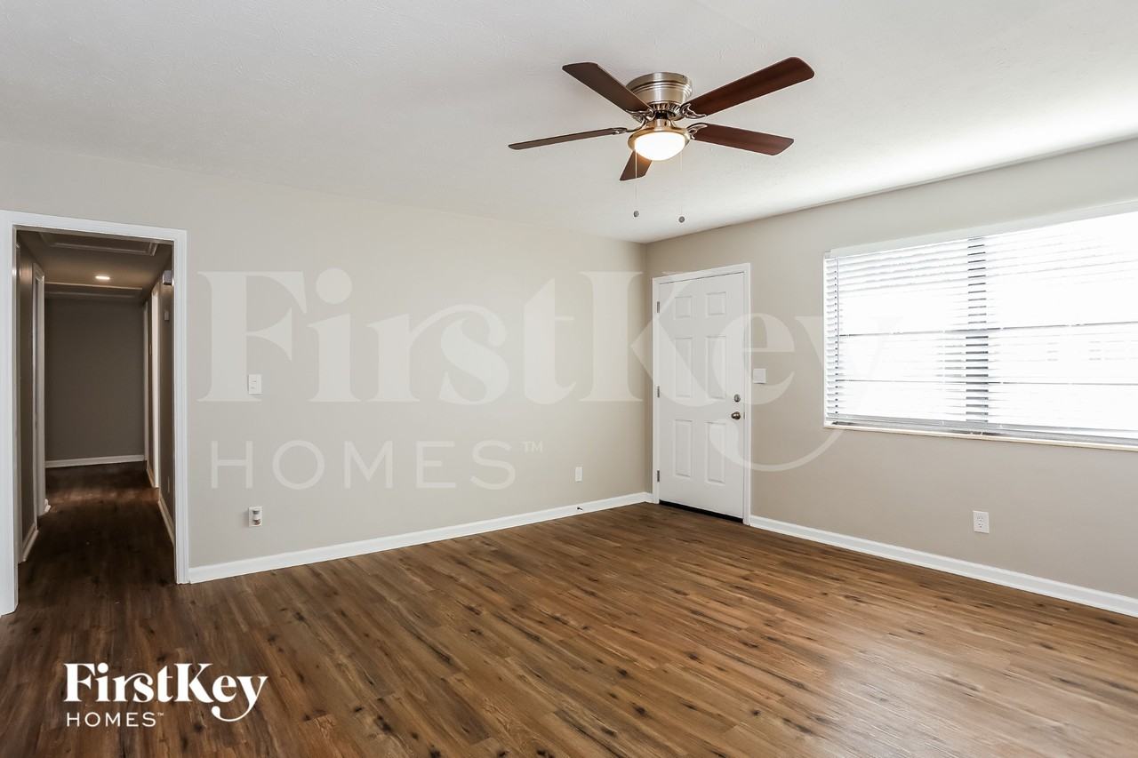 2853 Oakcove Ln - Photo 3 of 16