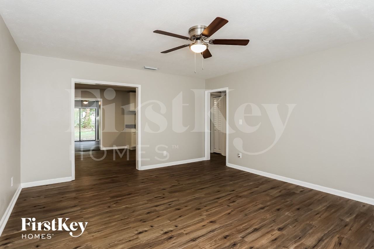 2853 Oakcove Ln - Photo 4 of 16