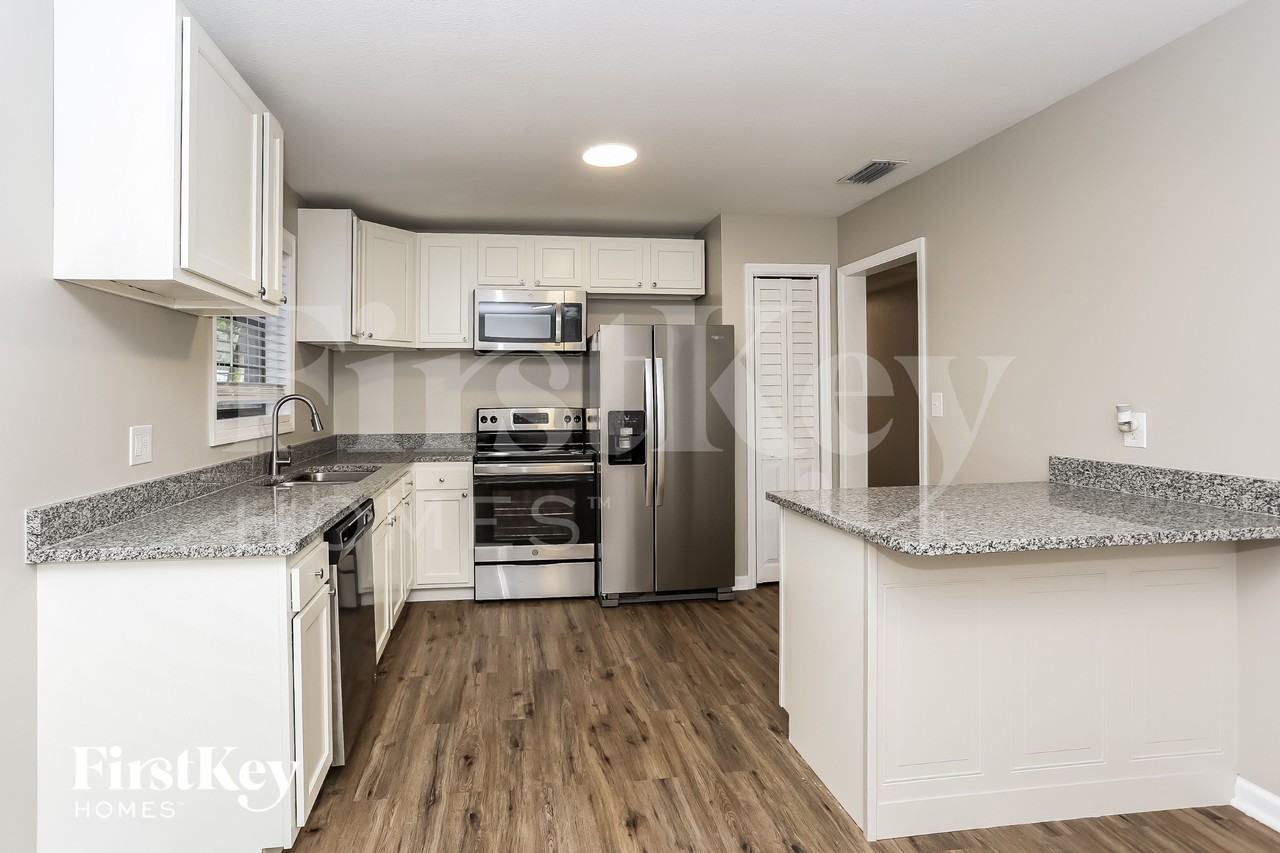 2853 Oakcove Ln - Photo 6 of 16
