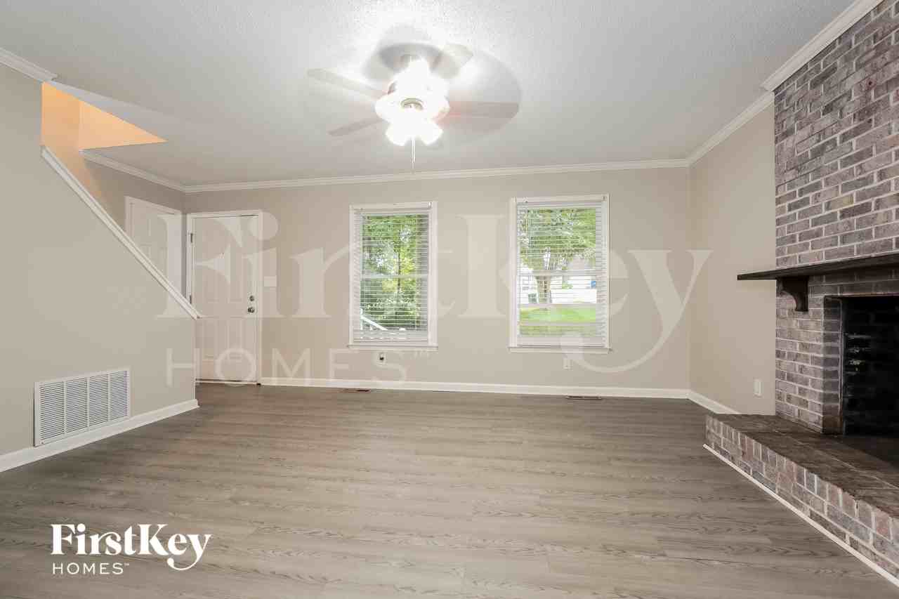 5021 Westhaven Ln - Photo 4 of 15