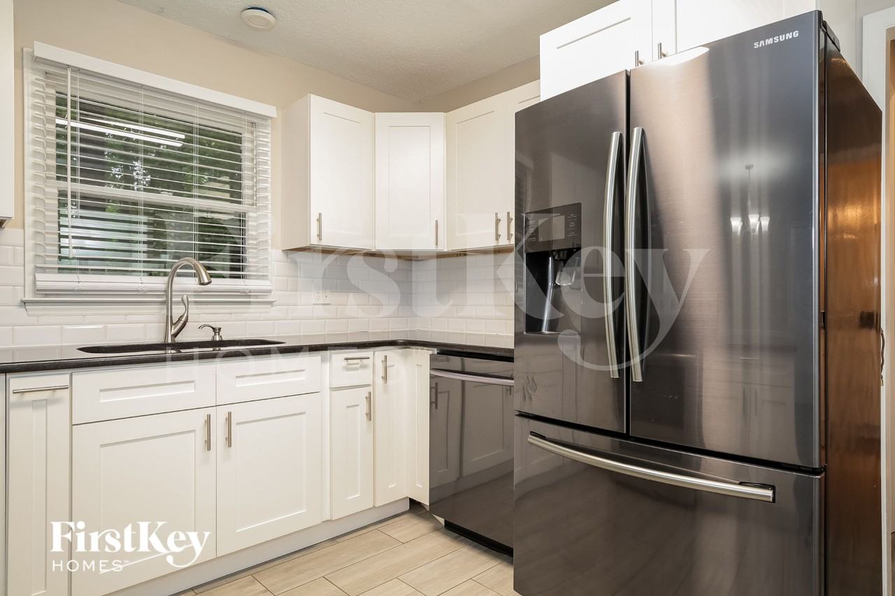 5021 Westhaven Ln - Photo 7 of 15