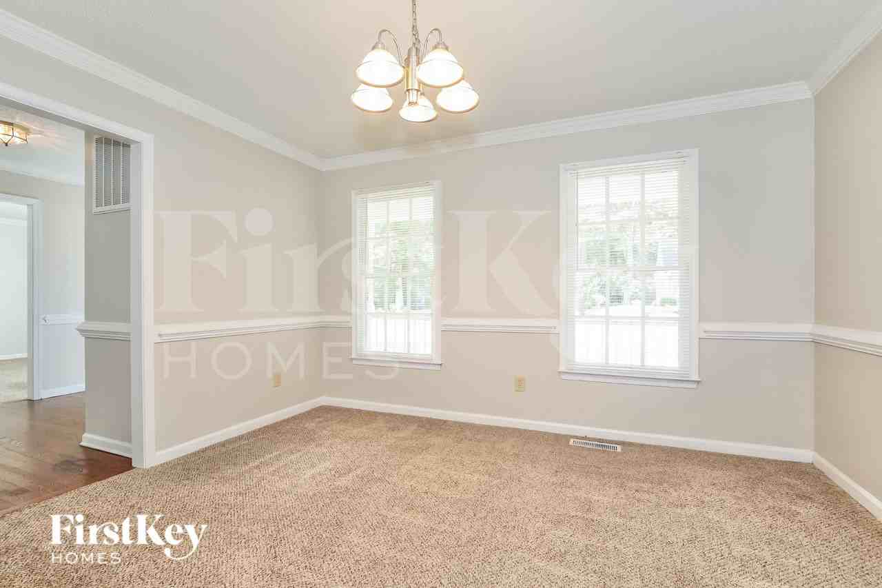 5017 Windermere Dr - Photo 6 of 16
