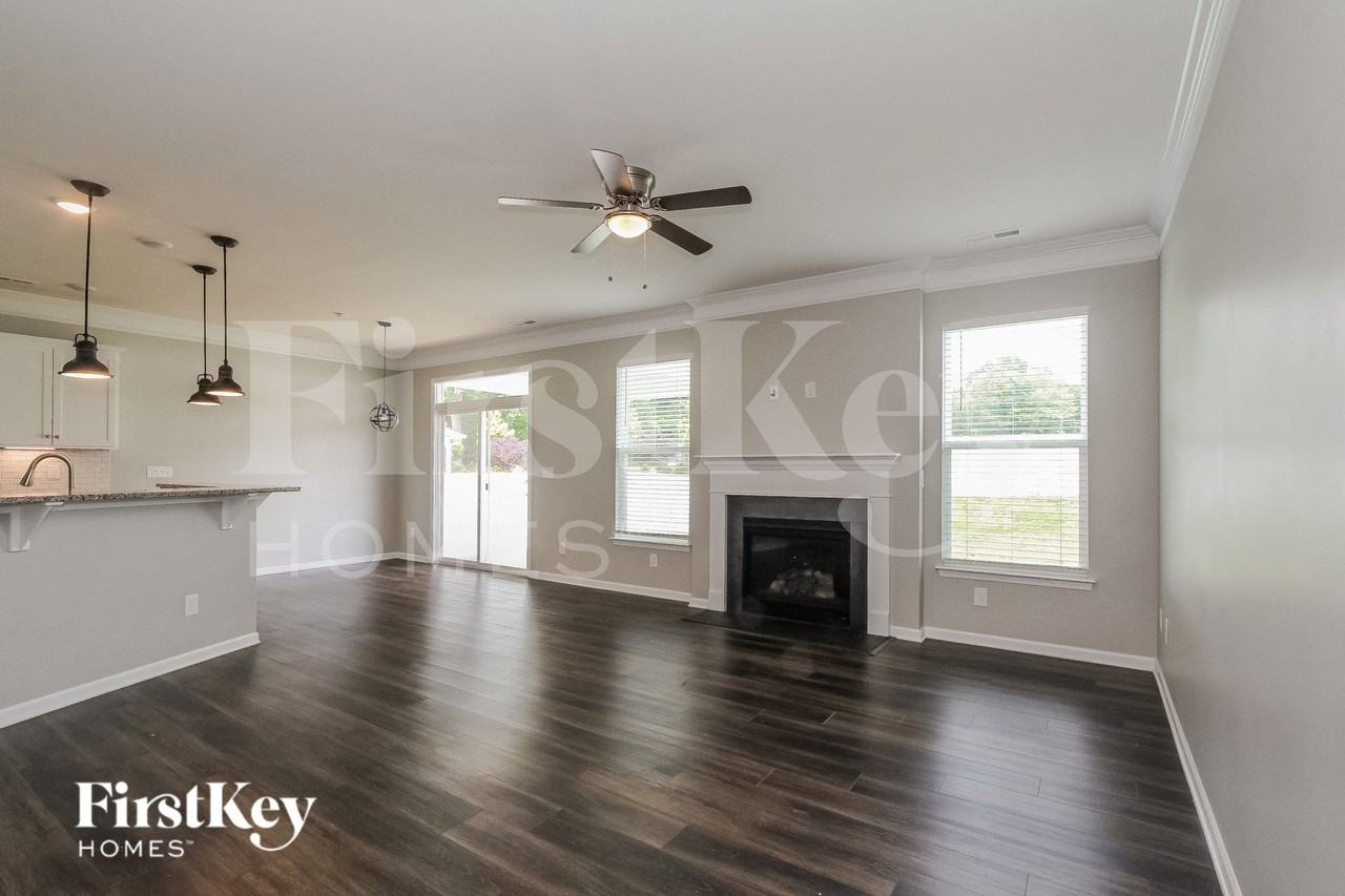 143 Suggs Mill Dr - Photo 2 of 14