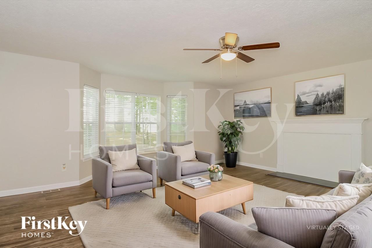 944 Highland Glen Rd - Photo 4 of 18