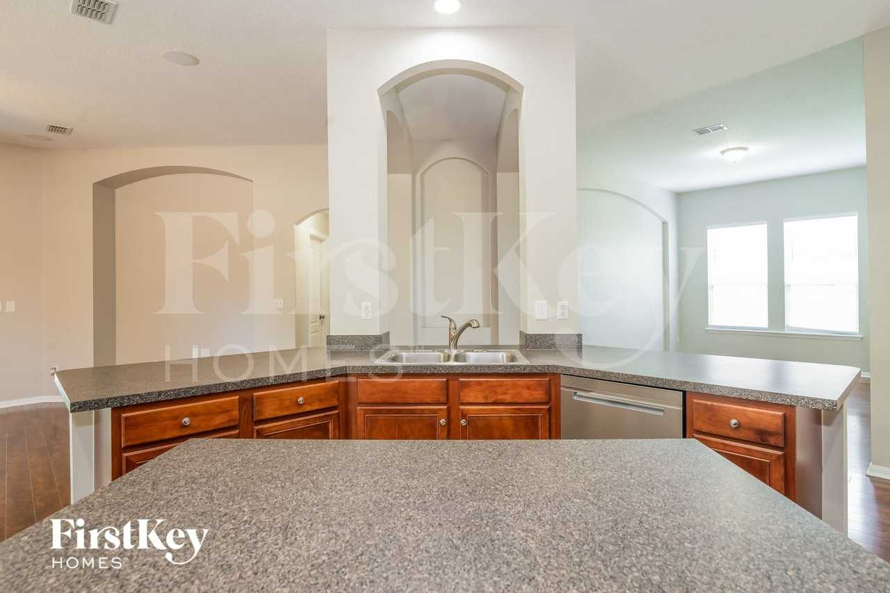 581 Longmill Ln - Photo 5 of 15