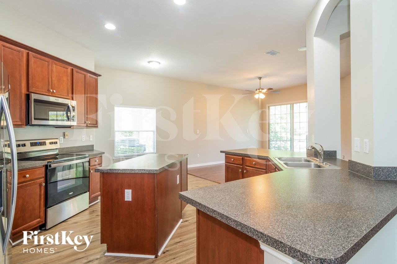 581 Longmill Ln - Photo 6 of 15
