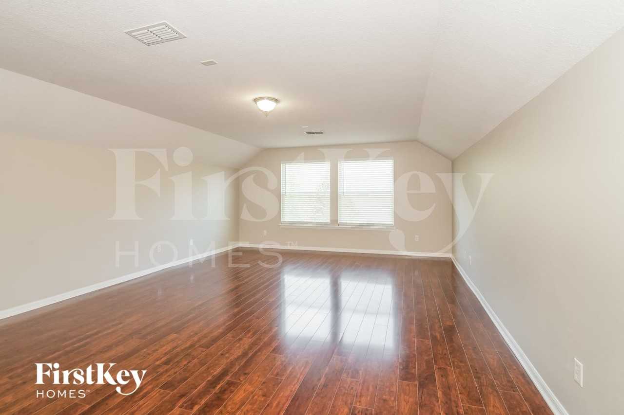 581 Longmill Ln - Photo 7 of 15