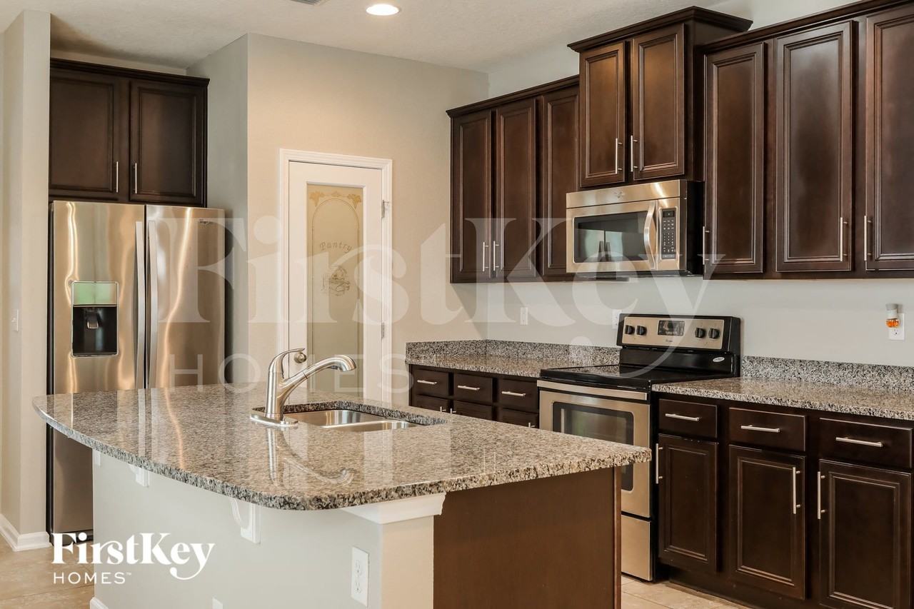 644 Drysdale Dr - Photo 6 of 15