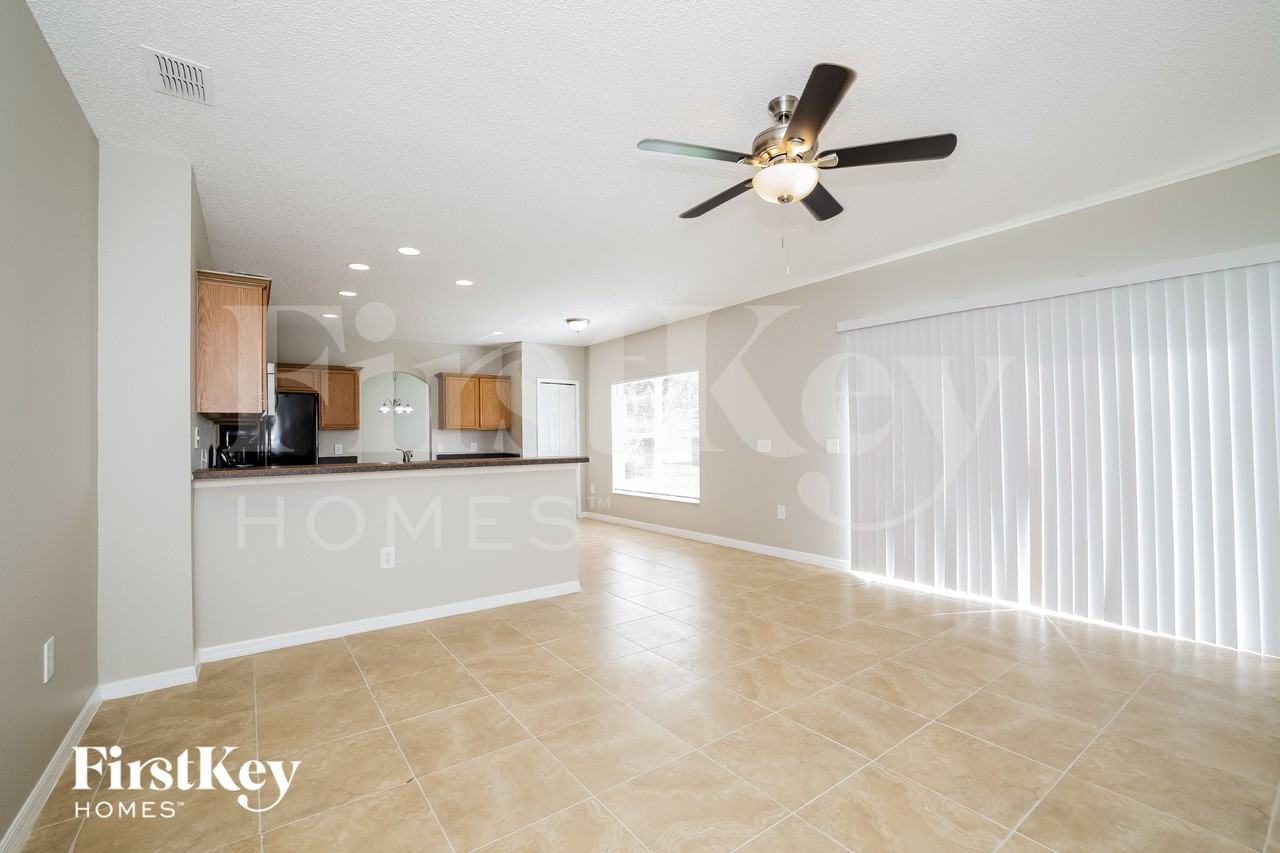 639 Linnet Ct - Photo 4 of 16
