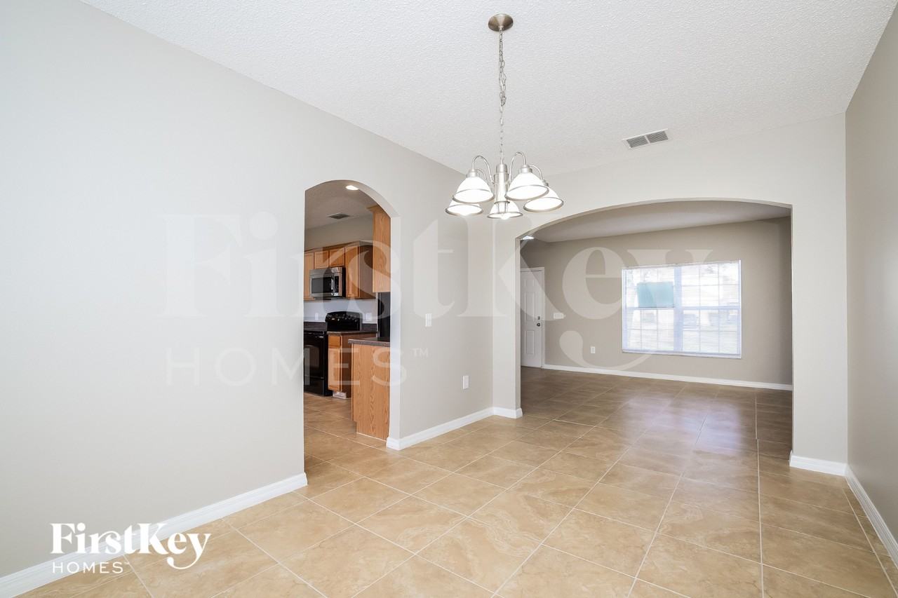 639 Linnet Ct - Photo 5 of 16
