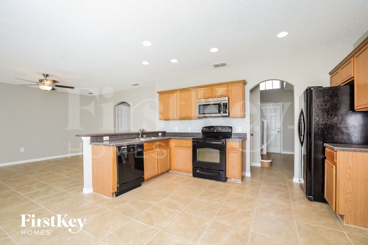 639 Linnet Ct - Photo 6 of 16