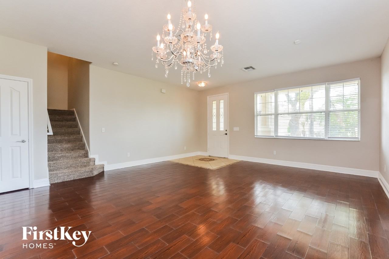 1214 Alapaha Ln - Photo 2 of 15