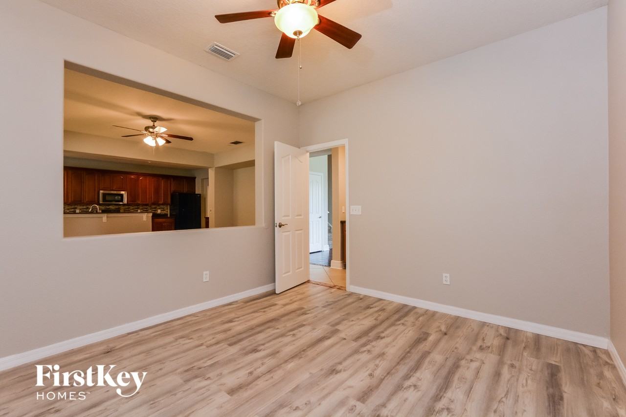 1214 Alapaha Ln - Photo 3 of 15