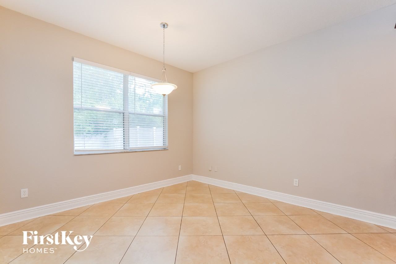 1214 Alapaha Ln - Photo 4 of 15