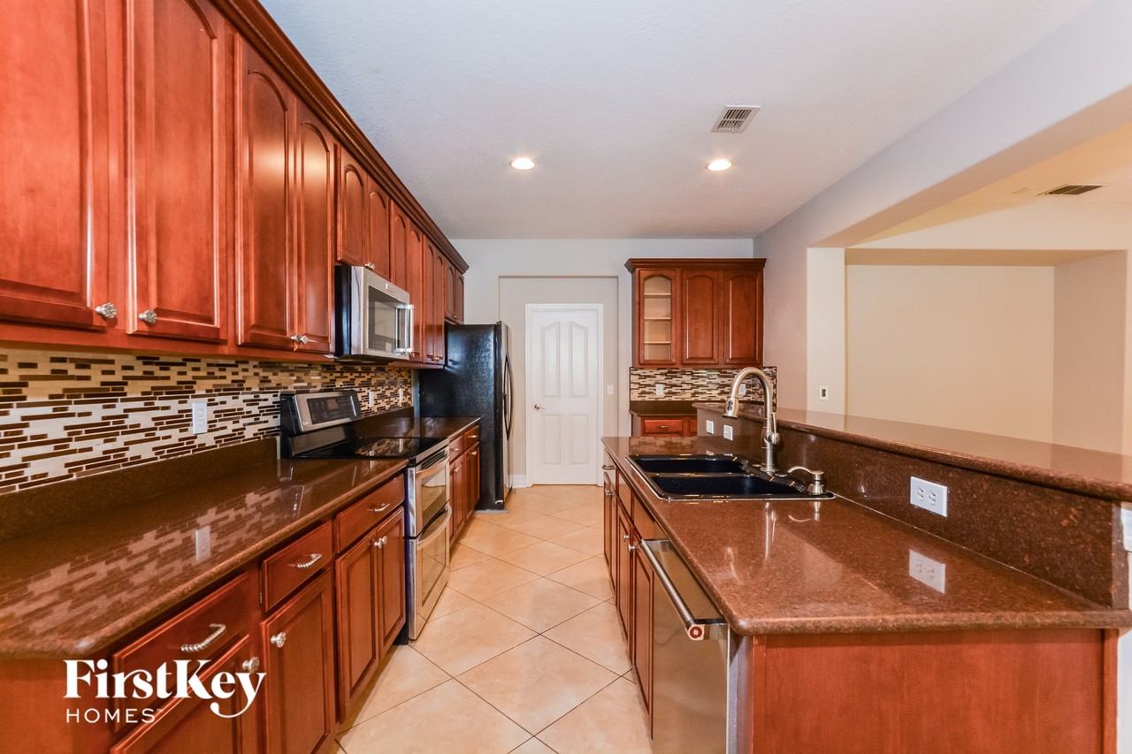 1214 Alapaha Ln - Photo 6 of 15