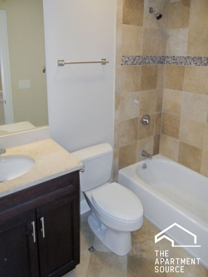 2847 N Southport Ave #2 - Photo 4 of 9